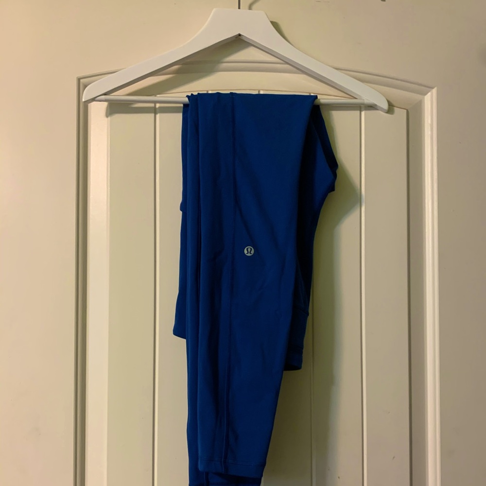 Lululemon speed up size 6 in blue